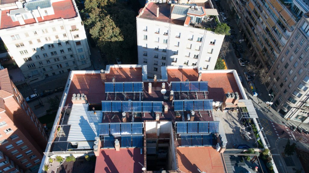 Solar tèrmica a la comunitat de propietaris de Barcelona